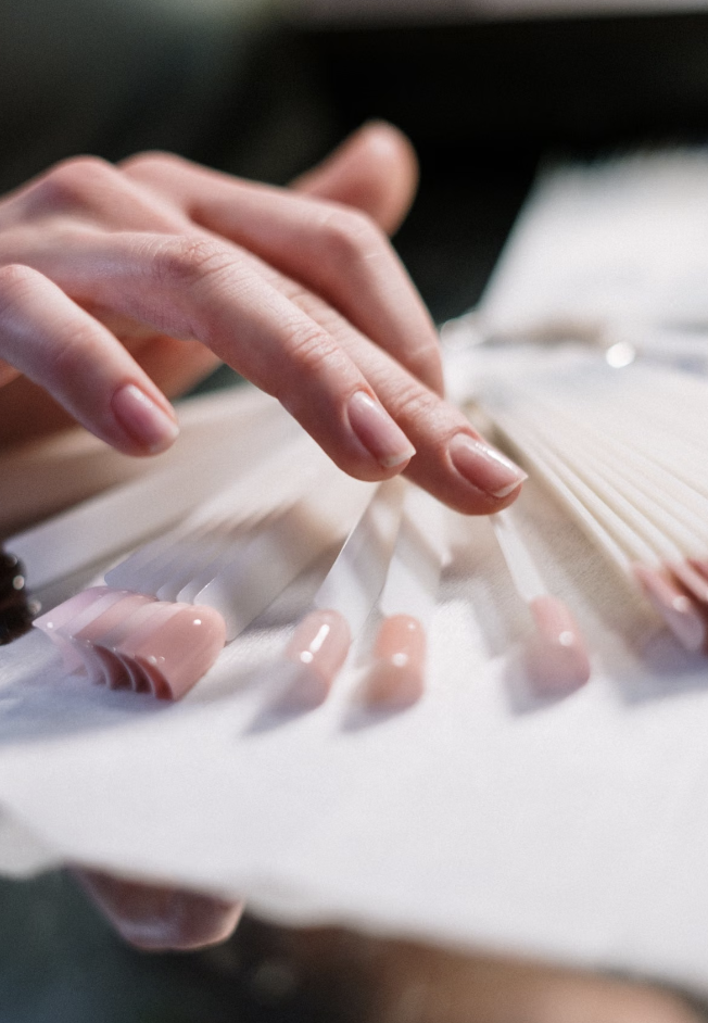 Gainage gel et renforcement d'ongles naturels
